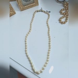 Vintage 1950s pearls with clasp